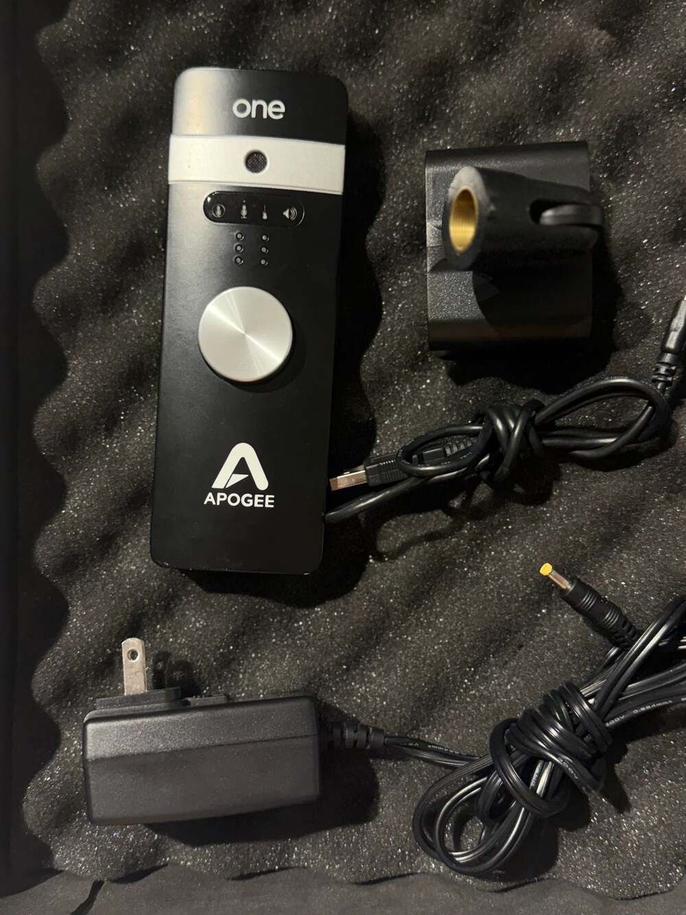 Apogee ONE (Black) Studio-quality Audio Interface and mic for iOS,Mac & Win10